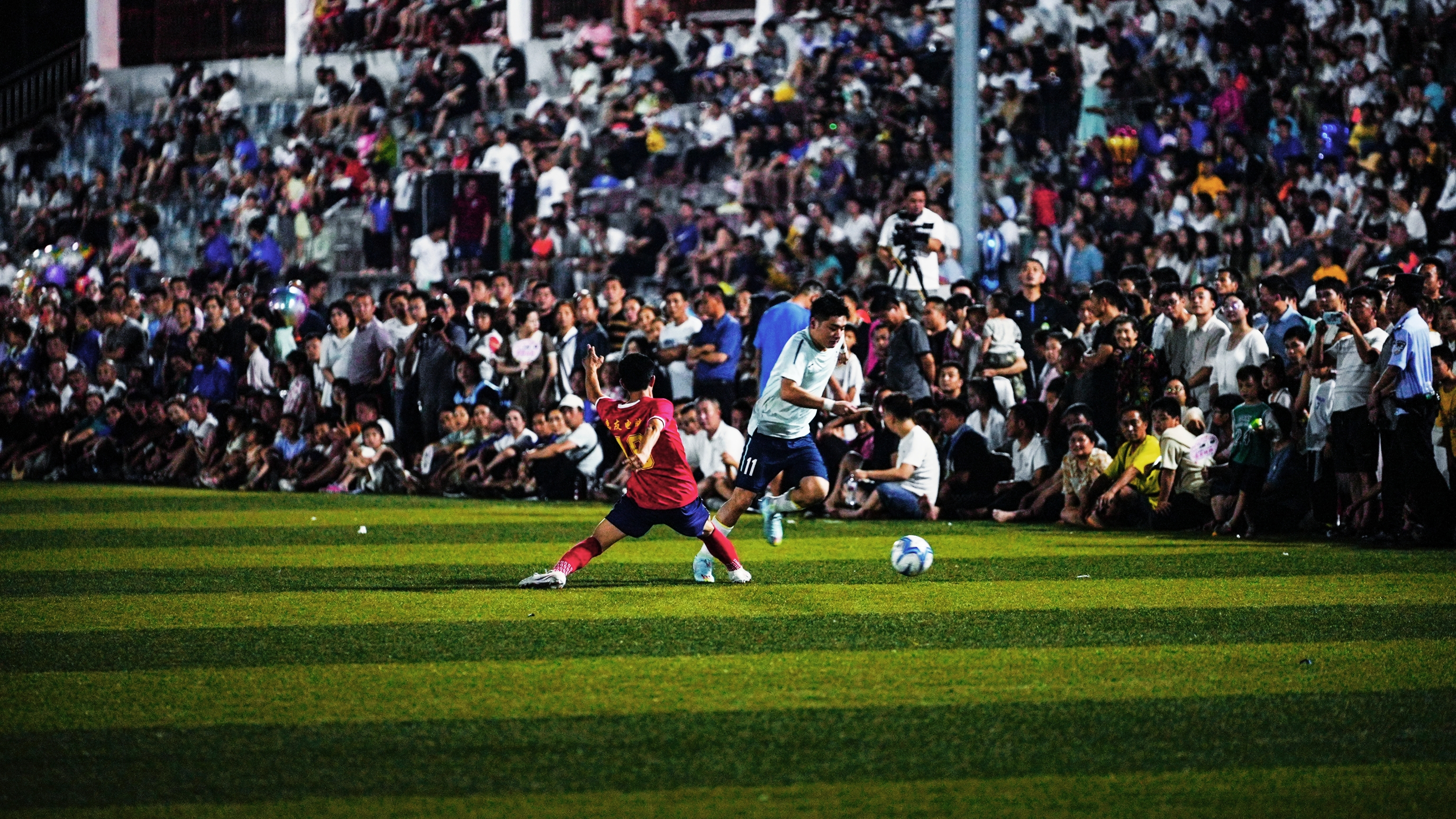 爱游戏中国体育-关于赛地聚焦：亚洲杯赛前热度飙升，西班牙国家队远射贴柱，悬念犹存，数据层面出现新趋势的信息