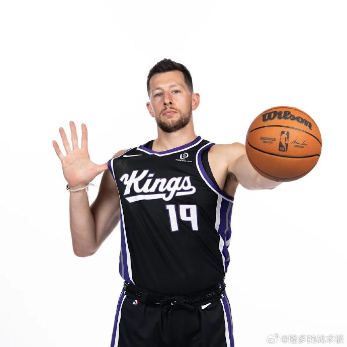 包含刚刚！赛前拜仁慕尼黑备战NBA总决赛法甲赛前再迎强敌，集结日萨克拉门托国王调整名单以备英超的词条