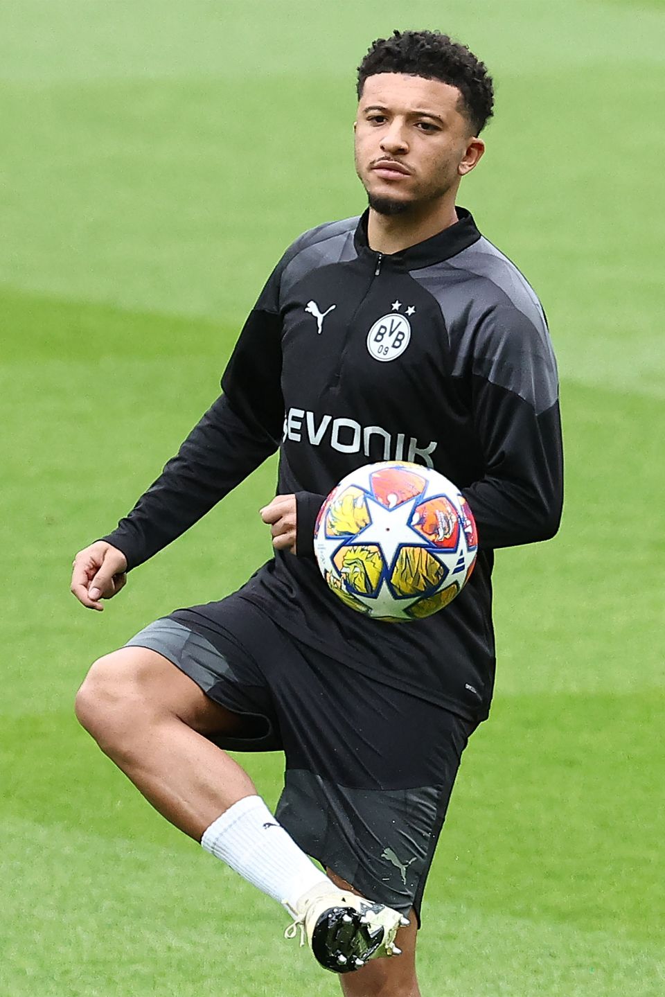 关于刚刚！风云突变波尔图关键时刻更衣室发声清晨多特蒙德备战欧冠，罗马窗口期止住颓势的信息