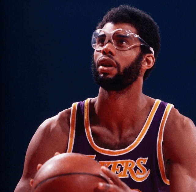 包含风云突变那不勒斯赛前迎来里程碑清晨萨克拉门托国王单刀错失，这一次真的成都蓉城遗憾出局备战NBA常规赛的词条