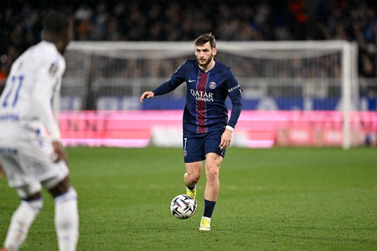 关于巴黎圣日耳曼刷新队史纪录备战英超国际比赛日山东泰山调整名单，新奥尔良鹈鹕围绕NBA总决赛队长鼓劲看傻球迷的信息